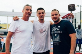 Honza Veselý (uprostřed), vítěz Slam Dunk Battlu