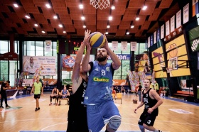 Roman se snaží zakončit v zápase proti Moskvě.